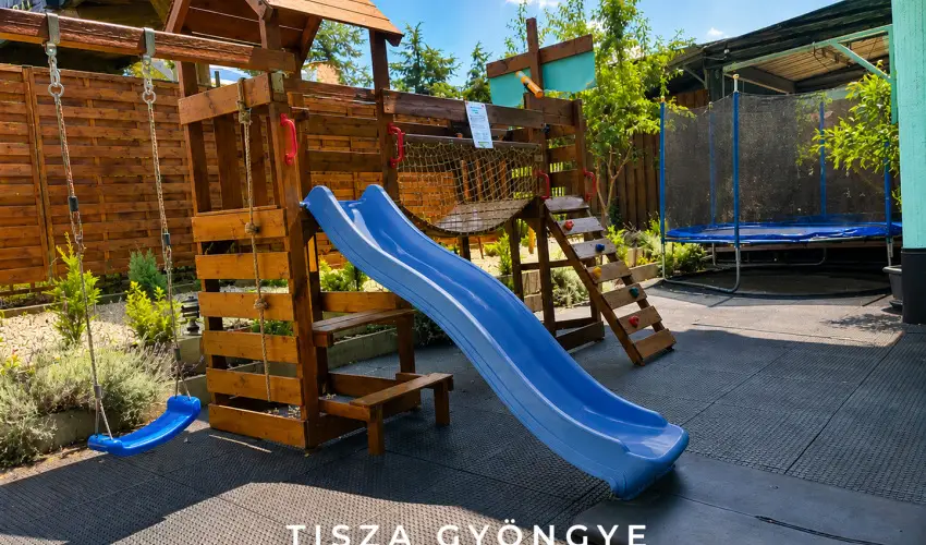 Tisza Gy�ngye Apartmanok Szeged - Okt�ber 23.