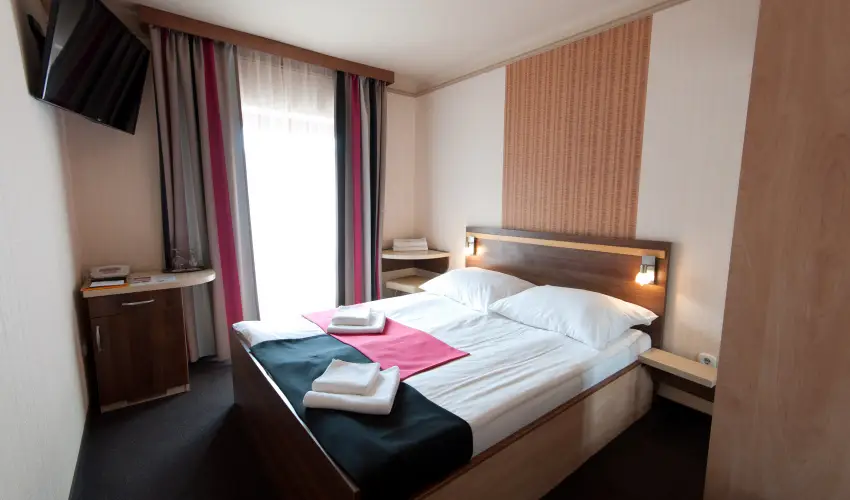 T Wellness Hotel Bnk - Oktber 23.  (min. 2 j)