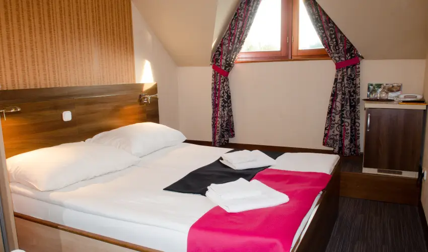 T Wellness Hotel Bnk - Oktber 23.  (min. 2 j)