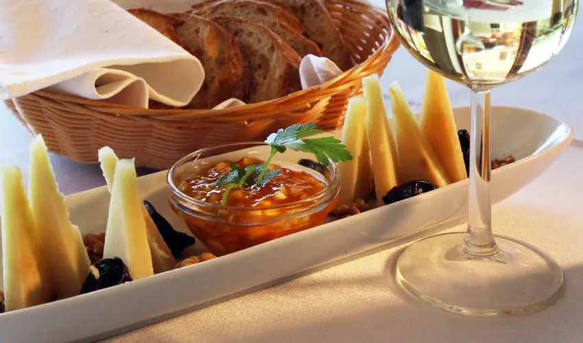 T Wellness Hotel Bnk - Oktber 23.  (min. 2 j)