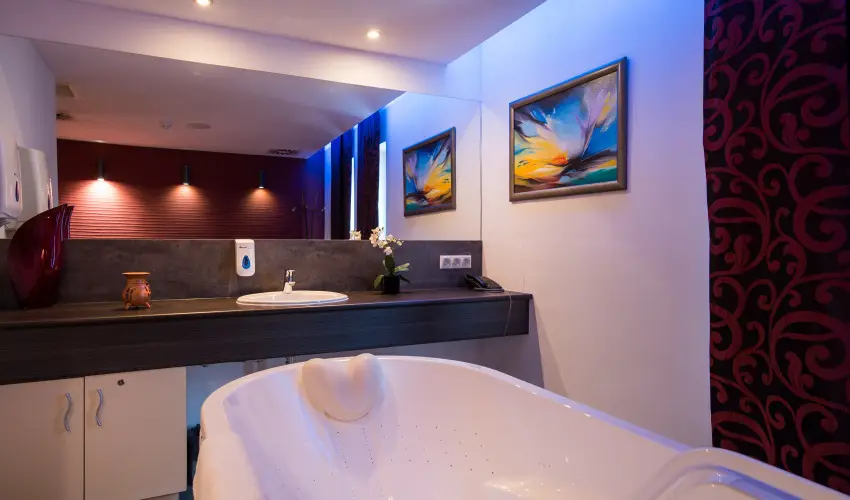 T Wellness Hotel Bnk - Oktber 23.  (min. 2 j)