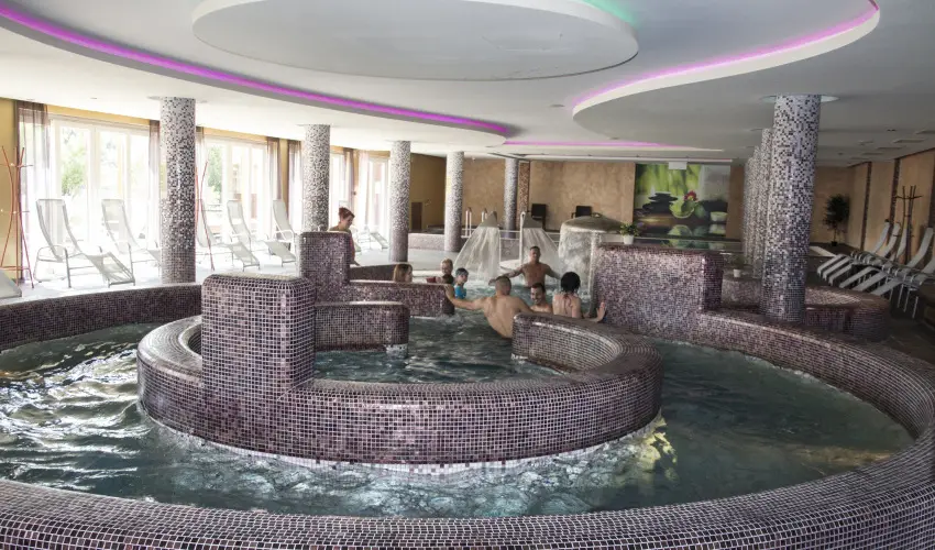 T Wellness Hotel Bnk - Oktber 23.  (min. 2 j)