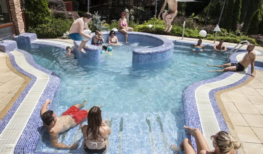 T Wellness Hotel Bnk - Oktber 23.  (min. 2 j)