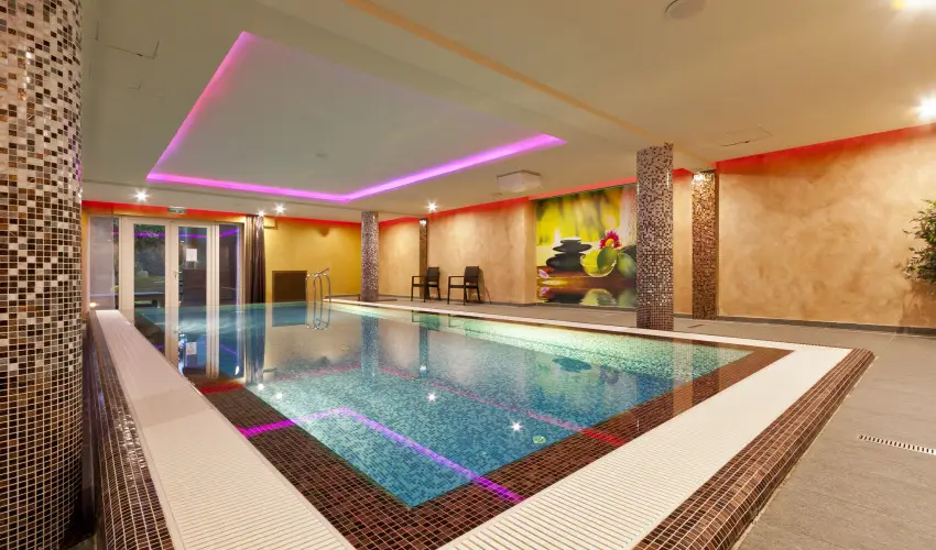 T Wellness Hotel Bnk - Oktber 23.  (min. 2 j)