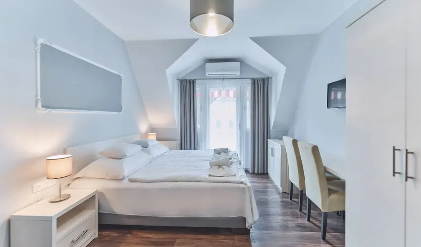 Tokajer Wellness Panzi� Keszthely - Okt�ber 23. (min. 2 �j)