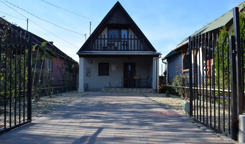 T�csi lak Szigetszentm�rton - Okt�ber 23. (min. 2 �j)