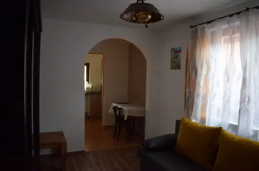 T�csi lak - Okt�ber 23. (min. 2 �j)