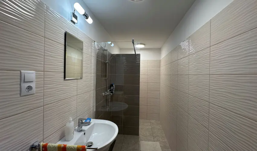 T�csi lak Szigetszentm�rton - Okt�ber 23. (min. 2 �j)