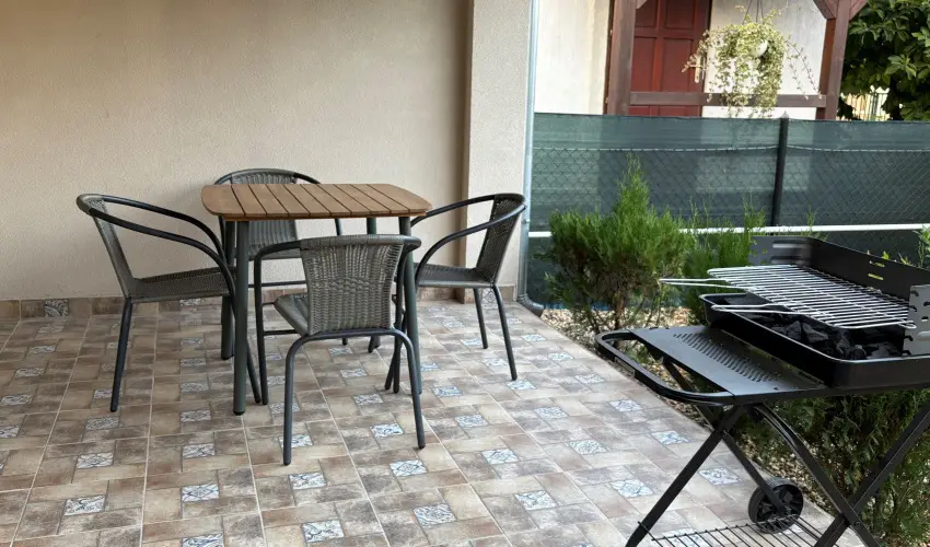 T�csi lak Szigetszentm�rton - Okt�ber 23. (min. 2 �j)