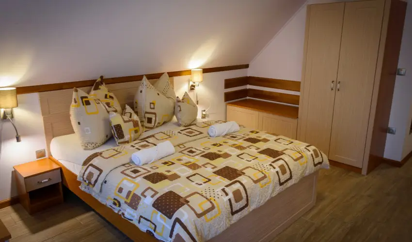 Tulipn Vendghz rvnyes - Oktber 23. (min. 2 j)