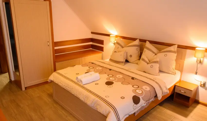 Tulipn Vendghz rvnyes - Oktber 23. (min. 2 j)