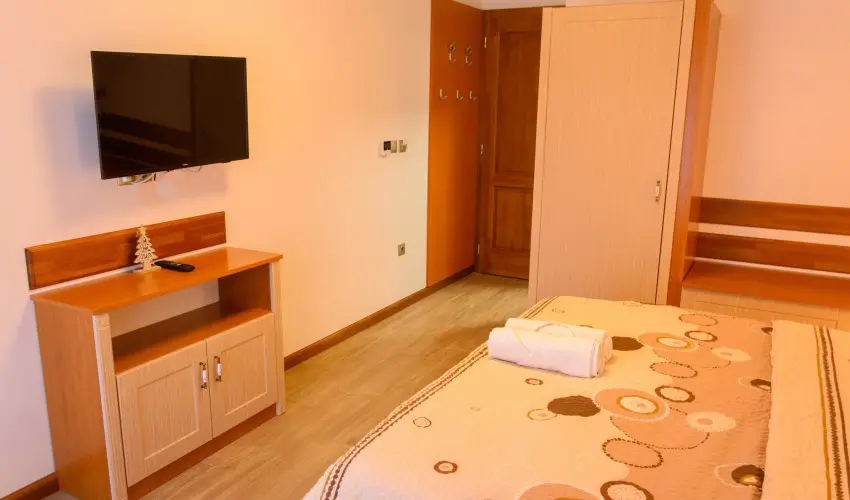 Tulipn Vendghz rvnyes - Oktber 23. (min. 2 j)