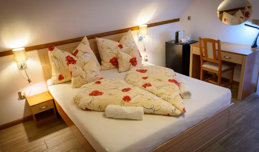 Tulipn Vendghz rvnyes - Oktber 23. (min. 2 j)