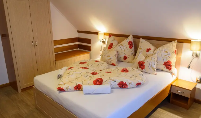 Tulipn Vendghz rvnyes - Oktber 23. (min. 2 j)