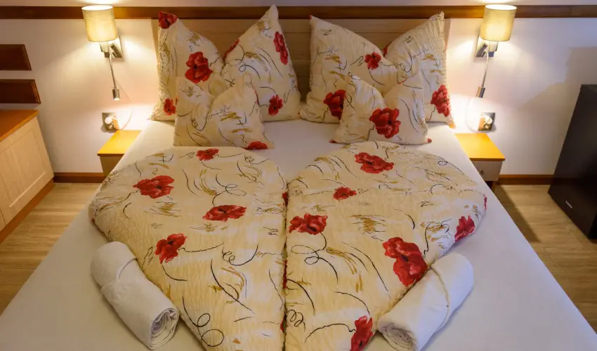 Tulipn Vendghz rvnyes - Oktber 23. (min. 2 j)