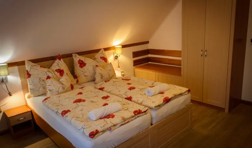 Tulipn Vendghz rvnyes - Oktber 23. (min. 2 j)