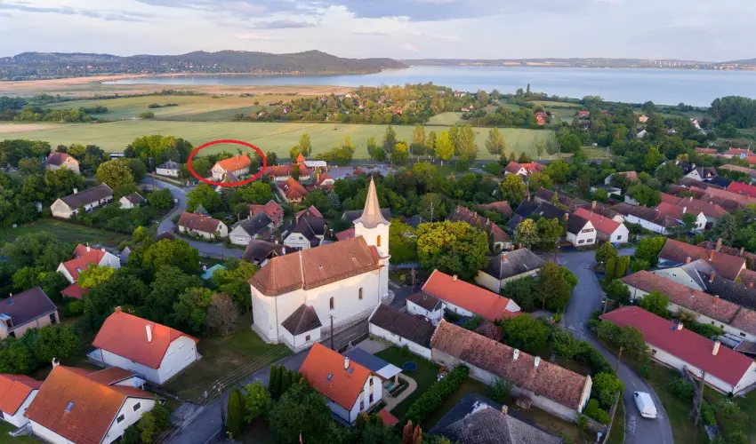 Tulipn Vendghz rvnyes - Oktber 23. (min. 2 j)