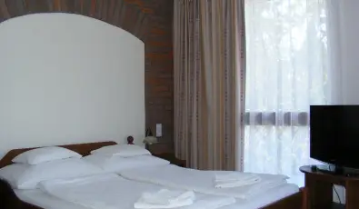 Viktor Bor- s Vendghz Balatonmriafrd