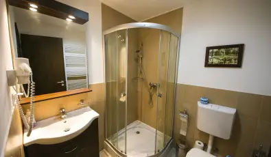 Viktor Bor- s Vendghz Balatonmriafrd