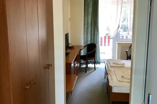 Well Hotel - Oktber 23.