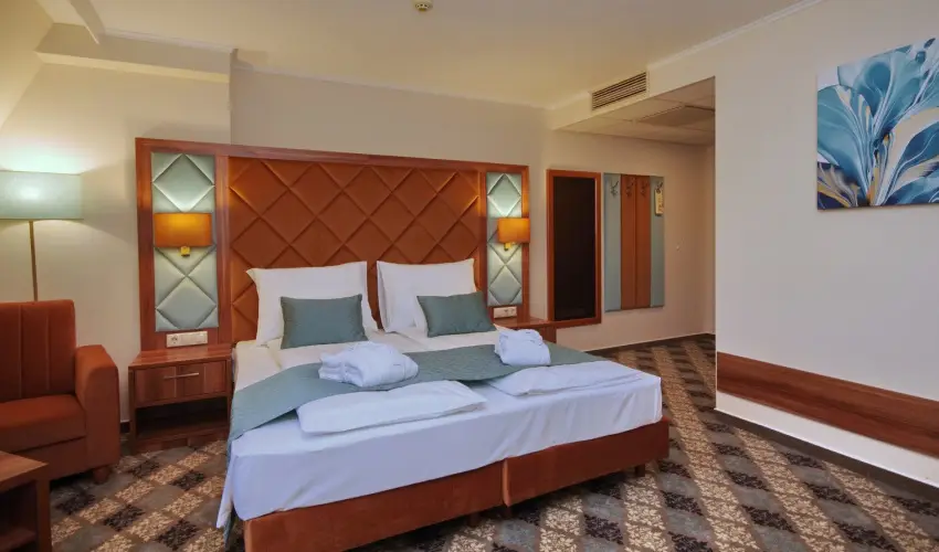 Wellness Hotel Gyula Gyula - Oktber 23. (min. 3 j)