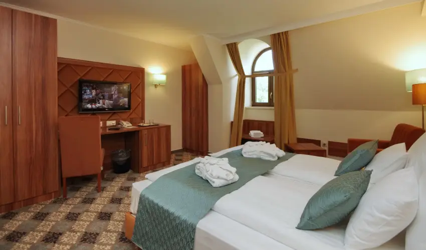 Wellness Hotel Gyula Gyula - Oktber 23. (min. 3 j)