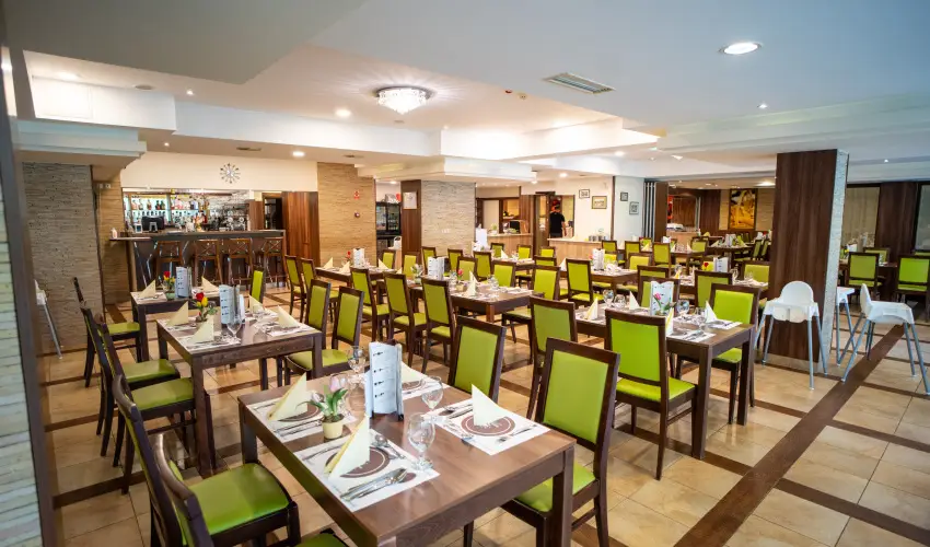 Wellness Hotel Gyula Gyula - Okt�ber 23. (min. 3 �j)