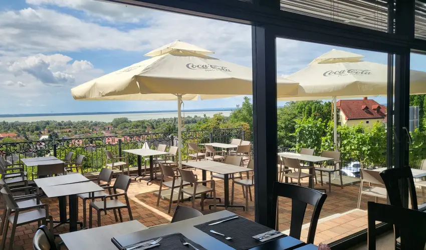 Zenit Hotel Balaton Vonyarcvashegy - Oktber 23. - teljes elrefizetssel (min. 3 j)