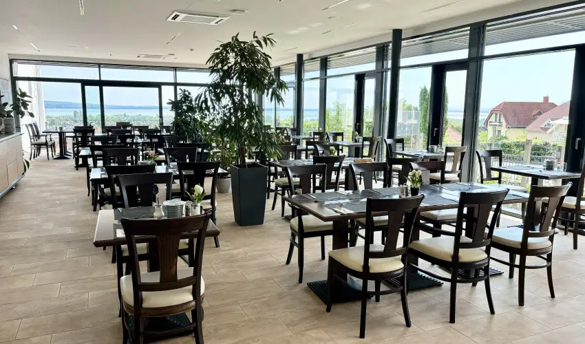 Zenit Hotel Balaton Vonyarcvashegy - Oktber 23. - teljes elrefizetssel (min. 3 j)