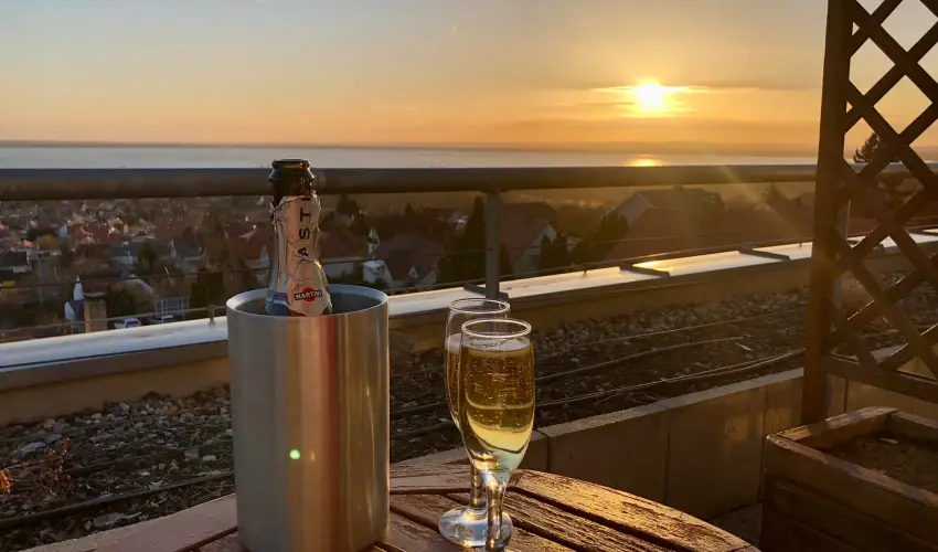 Zenit Hotel Balaton Vonyarcvashegy - Oktber 23. - teljes elrefizetssel (min. 3 j)