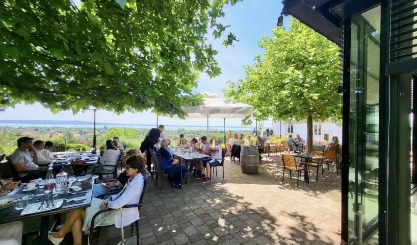 Zenit Hotel Balaton Vonyarcvashegy - Oktber 23. - teljes elrefizetssel (min. 3 j)